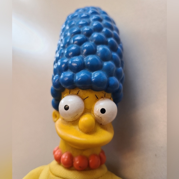 Marge Simpson from The Simpsons 1990's doll - Picture 3 of 3